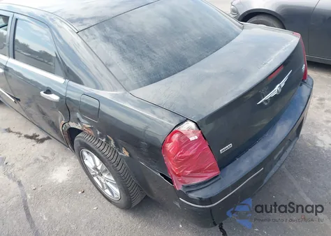 2010 Chrysler 300 Touring/Signature Series from USA, damaged, VIN 2C3CK5CV2AH109007
